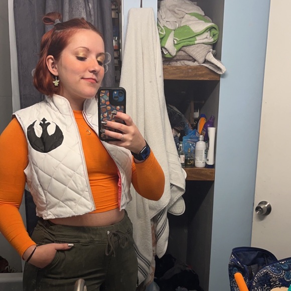 Meet your Posher, Kristen - Picture 2 of 2